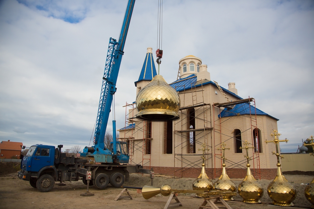 В городе Брянске строят храм