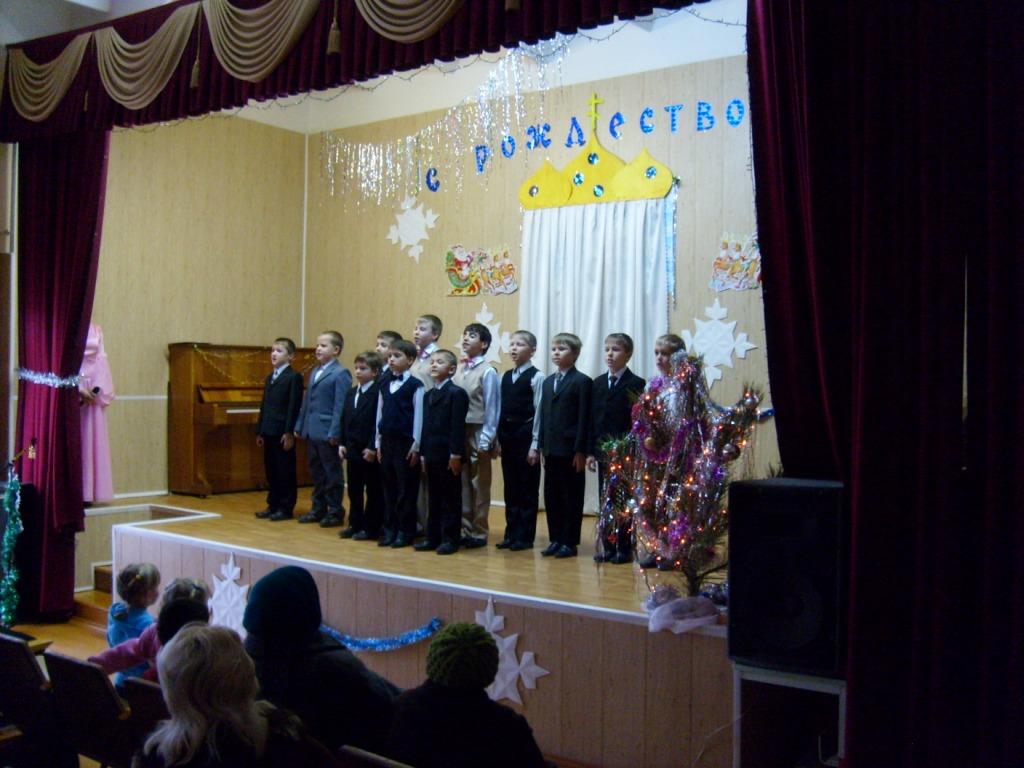 Выступление младшей группы воскресной школы